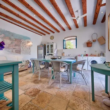 Turquoise House Kut