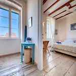 Turquoise House Kut *